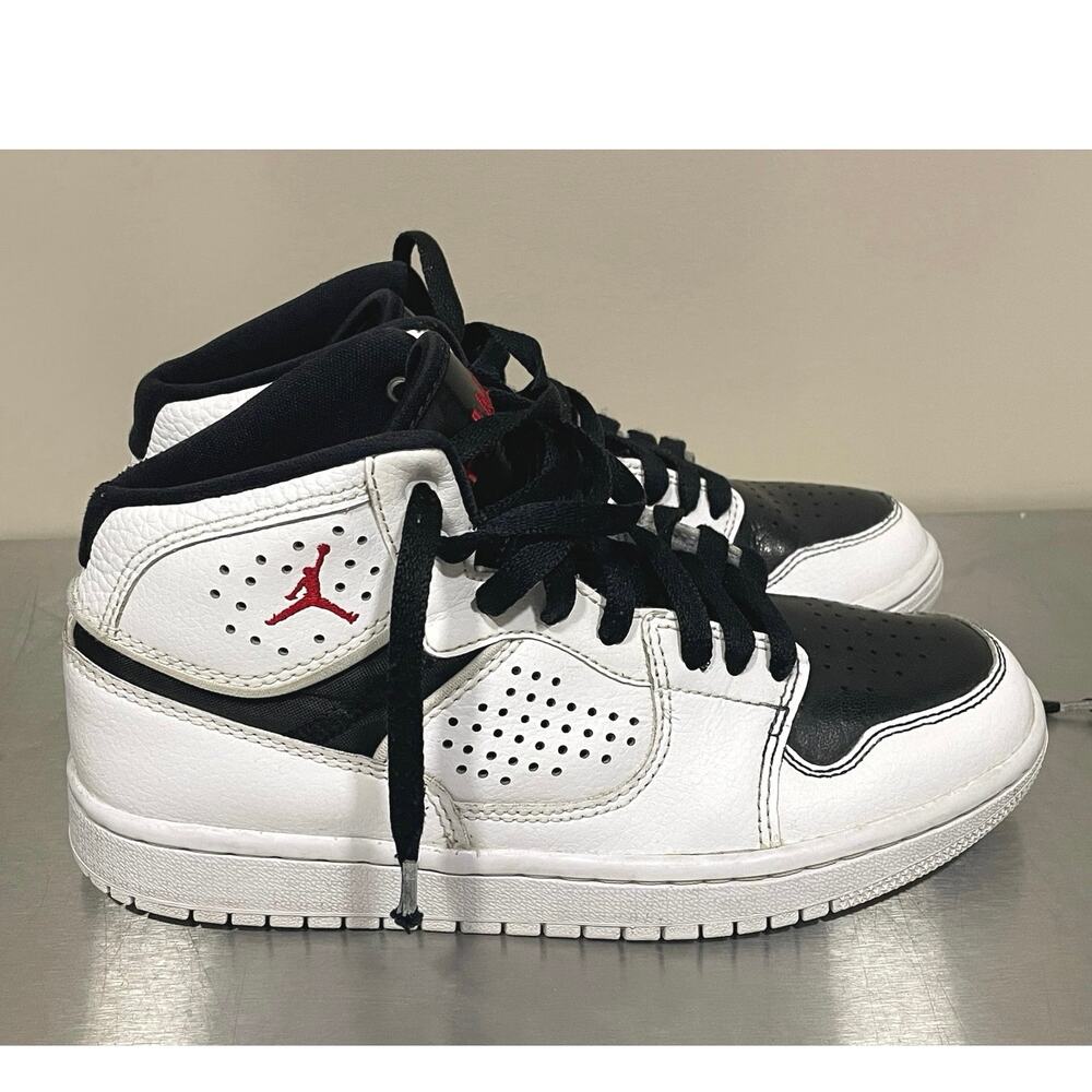 Nike Air Jordan Access Sneaker Shoes White/Black Boys Youth Size 5